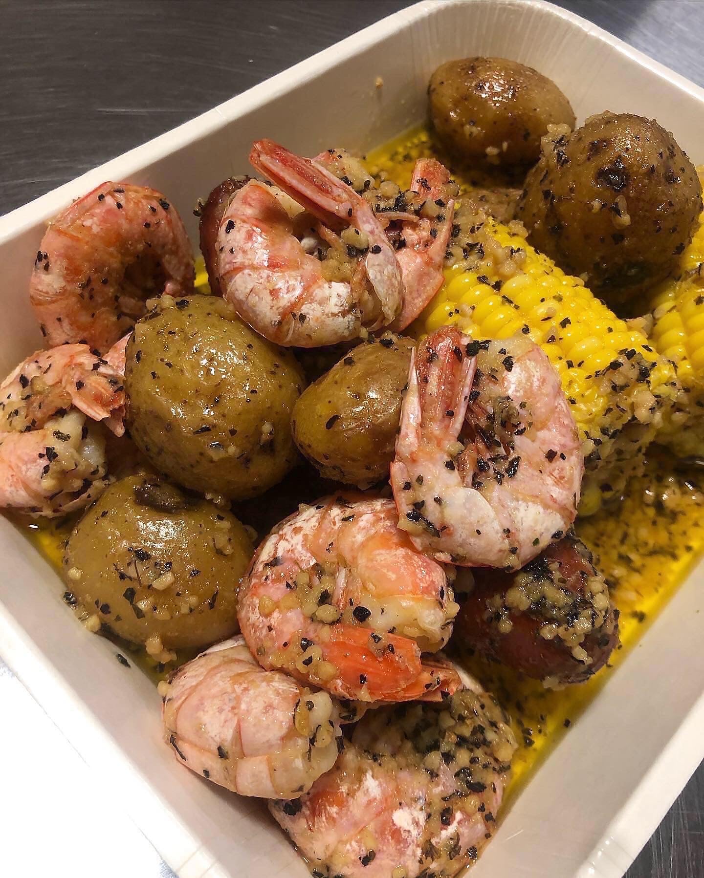 8 Person Seafood Boil Kit COMBO: King Kong, Lobster Mania, Snow Crab, Shrimp,  + 4 Butters