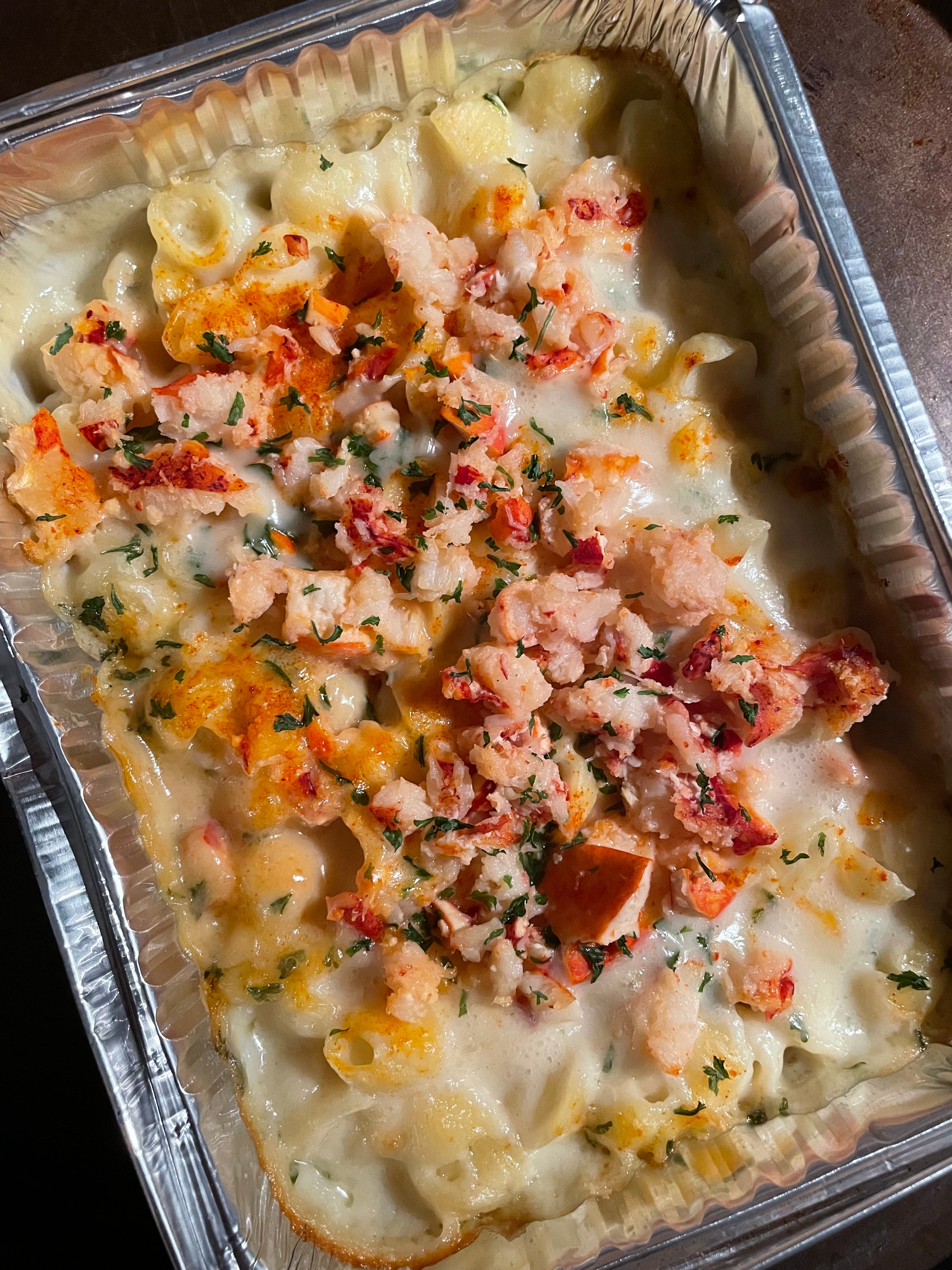 6 Person Mac n Cheese COMBO: 1 Lobster Mac & 1 Smoked Salmon Mac (2 Pack)